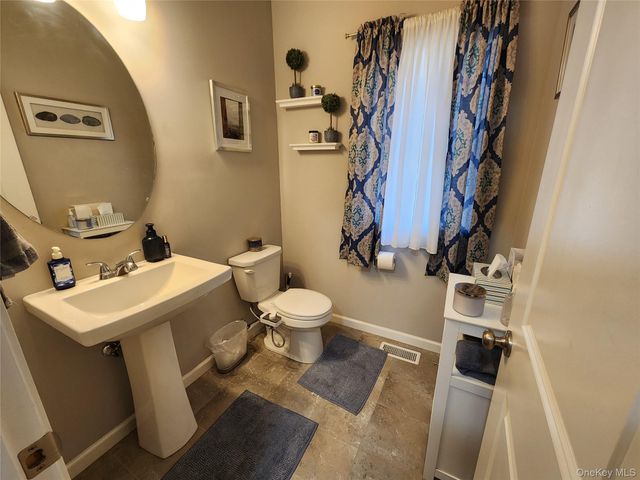 5 Mulberry Place, Hopewell Junction, NY 12533