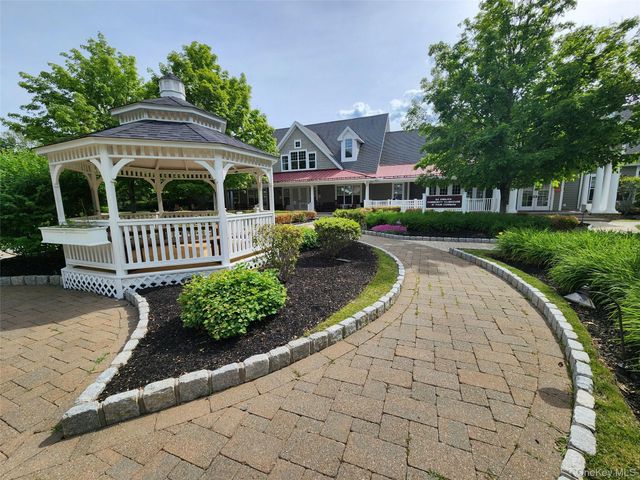 5 Mulberry Place, Hopewell Junction, NY 12533