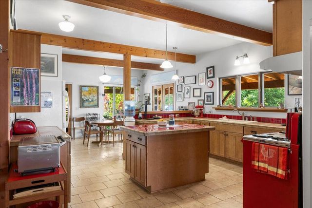7575 Torrey Pines Terrace, Eagle Point, OR 97524