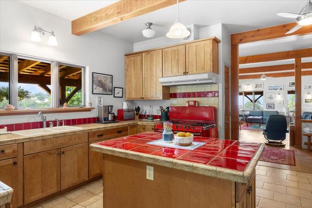 7575 Torrey Pines Terrace, Eagle Point, OR 97524