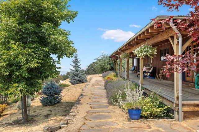 7575 Torrey Pines Terrace, Eagle Point, OR 97524