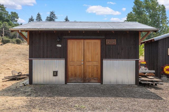 7575 Torrey Pines Terrace, Eagle Point, OR 97524