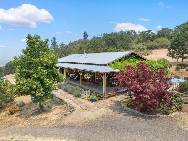 7575 Torrey Pines Terrace, Eagle Point, OR 97524