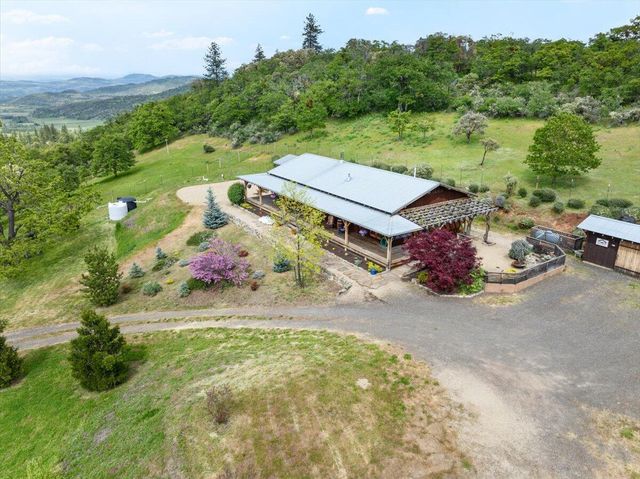 7575 Torrey Pines Terrace, Eagle Point, OR 97524