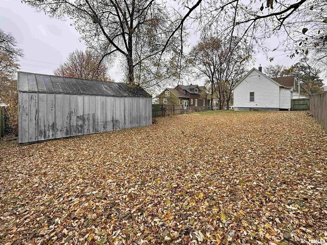 2008 9TH Street, Rock Island, IL 61201