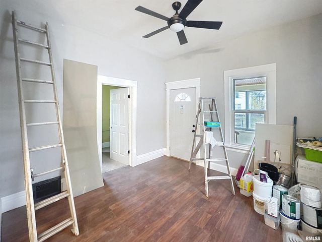 2008 9TH Street, Rock Island, IL 61201