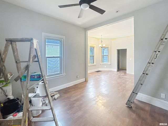 2008 9TH Street, Rock Island, IL 61201