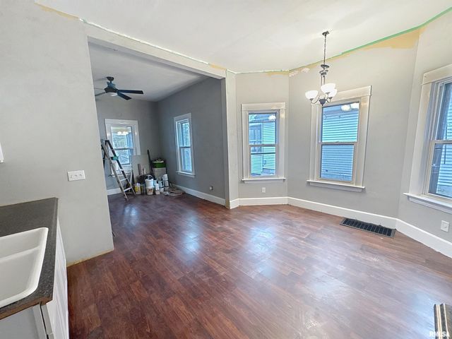 2008 9TH Street, Rock Island, IL 61201