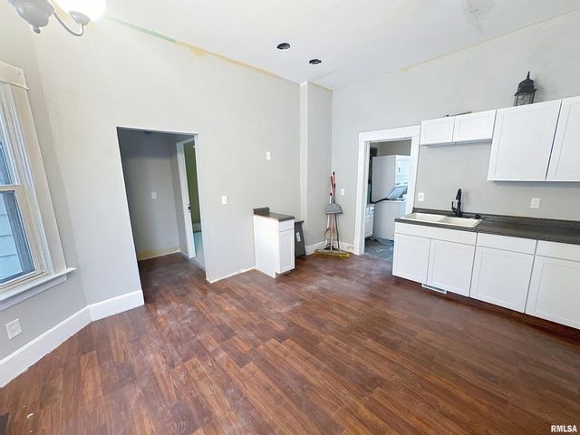 2008 9TH Street, Rock Island, IL 61201