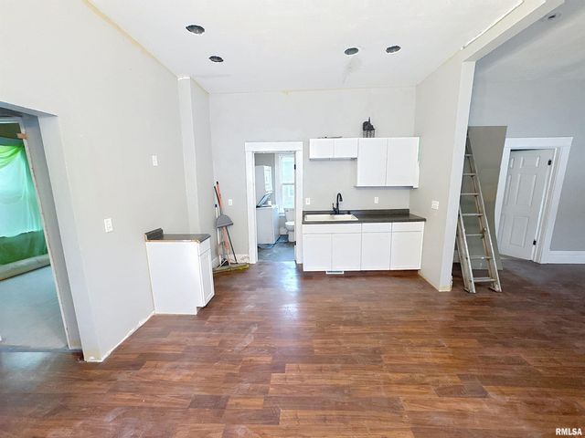 2008 9TH Street, Rock Island, IL 61201