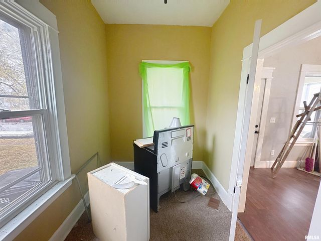 2008 9TH Street, Rock Island, IL 61201