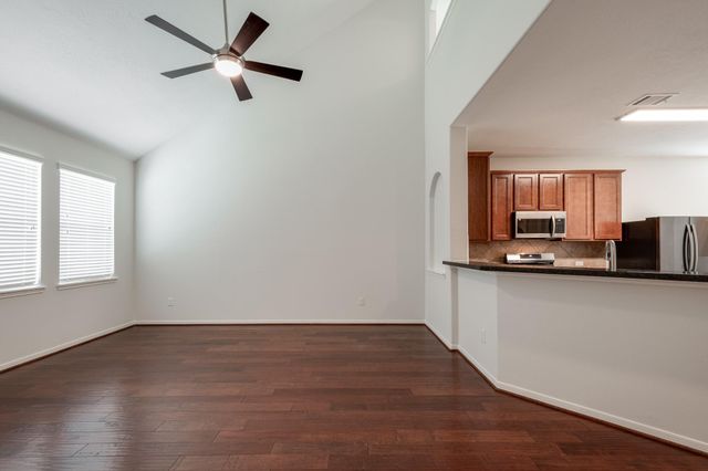 10019 Lynnwood Drive, Baytown, TX 77521