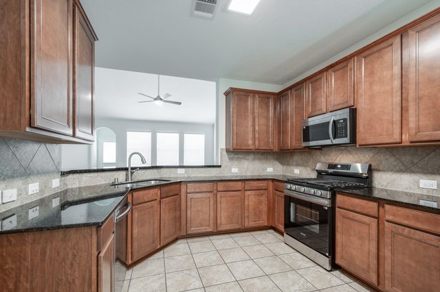 10019 Lynnwood Drive, Baytown, TX 77521