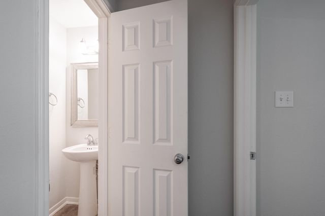 10019 Lynnwood Drive, Baytown, TX 77521