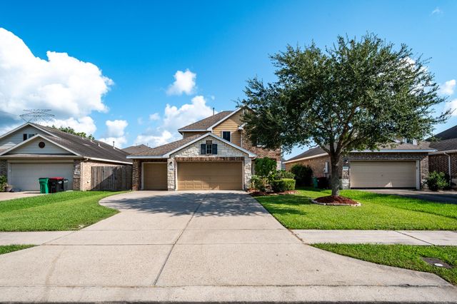 10019 Lynnwood Drive, Baytown, TX 77521