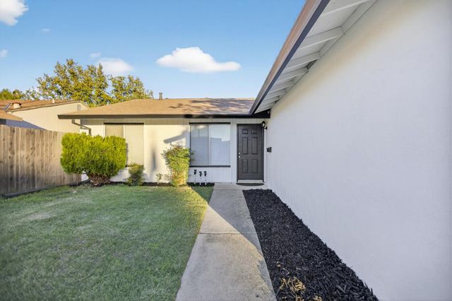 3983 Avante Way, Sacramento, CA 95826