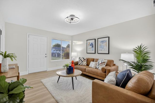 3983 Avante Way, Sacramento, CA 95826