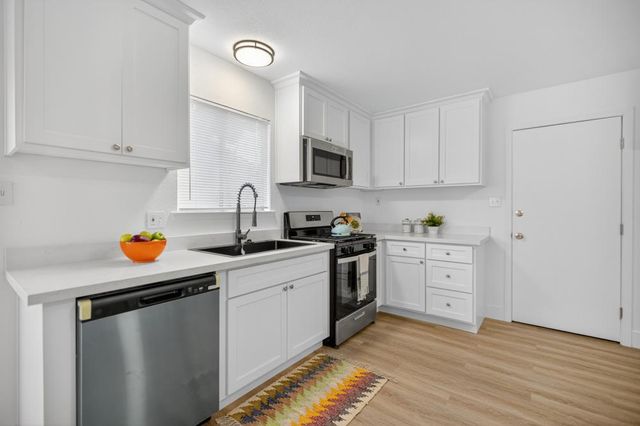 3983 Avante Way, Sacramento, CA 95826