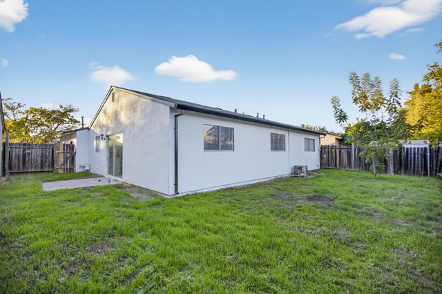 3983 Avante Way, Sacramento, CA 95826
