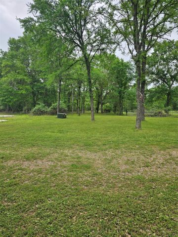 9041 Lakecrest Drive, Montgomery, TX 77356
