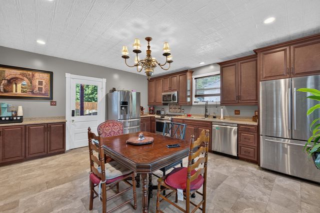 414 N Main Street, Harrodsburg, KY 40330