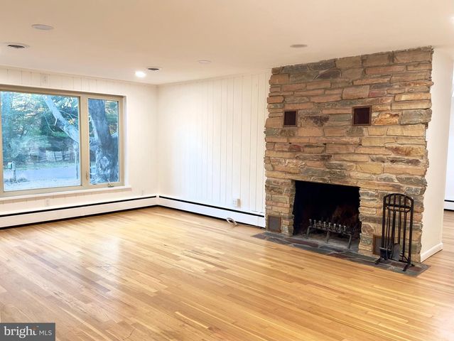 1 HIGH ACRES DRIVE, Ewing, NJ 08628