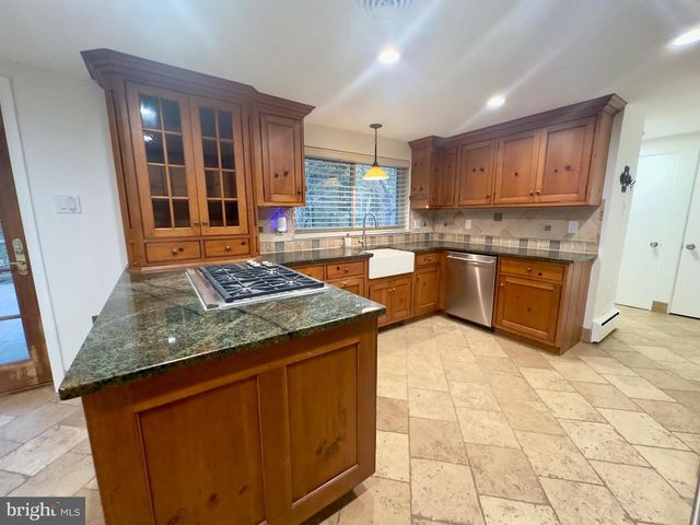 1 HIGH ACRES DRIVE, Ewing, NJ 08628