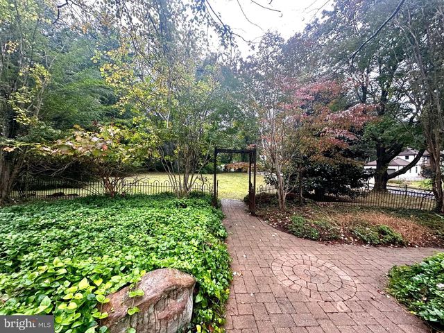 1 HIGH ACRES DRIVE, Ewing, NJ 08628