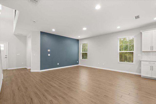 601 BECKLOW STREET, Debary, FL 32713