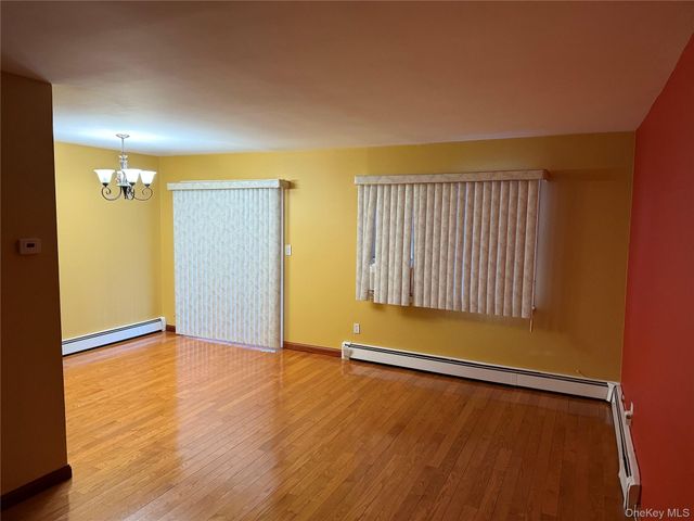 7961 78th Avenue, Glendale, NY 11385