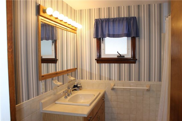 302 Linwood Avenue, Gaines, NY 14411