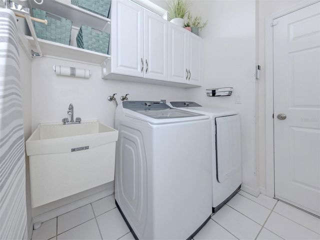 1102 SOUTHLAKE COURT, Venice, FL 34285