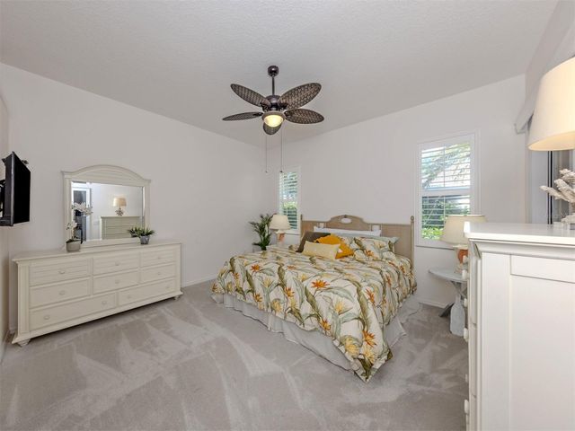1102 SOUTHLAKE COURT, Venice, FL 34285