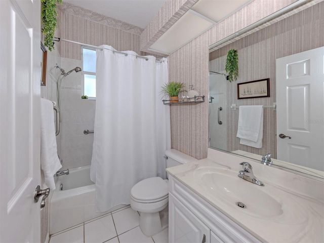 1102 SOUTHLAKE COURT, Venice, FL 34285