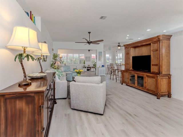 1102 SOUTHLAKE COURT, Venice, FL 34285