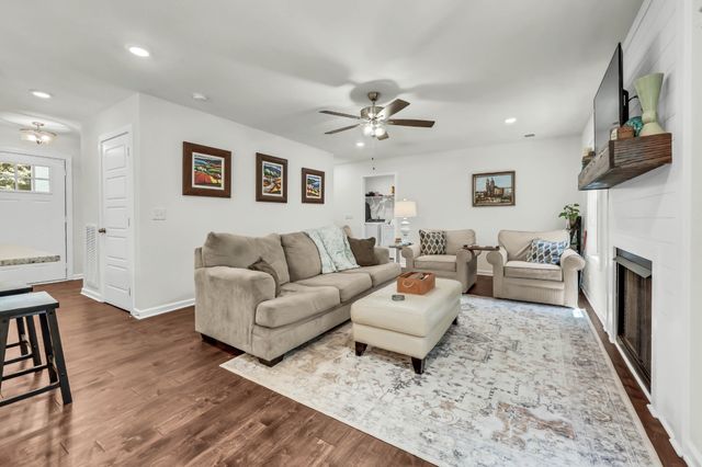 109 Hummingbird Meadows Rd, Palmyra, TN 37142