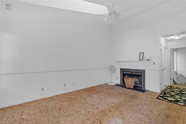 46 Emeraude Plage B, Hampton, VA 23605