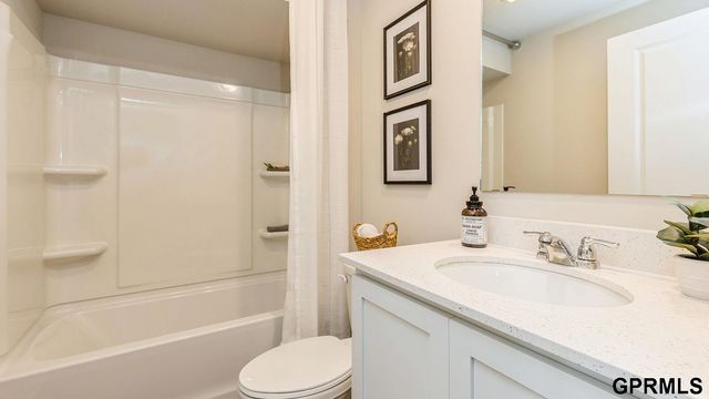8831 S 184th Terrace, Gretna, NE 68136