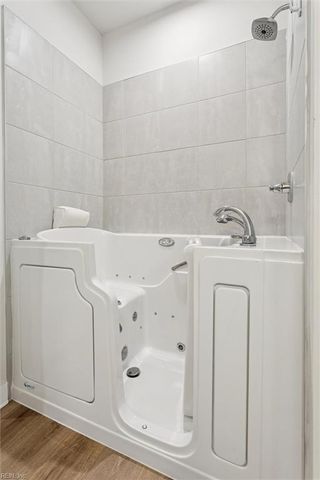 23078 Retreat LN, Carrollton, VA 23314