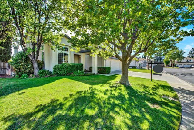 150 Deerglen Cir, Vacaville, CA 95687