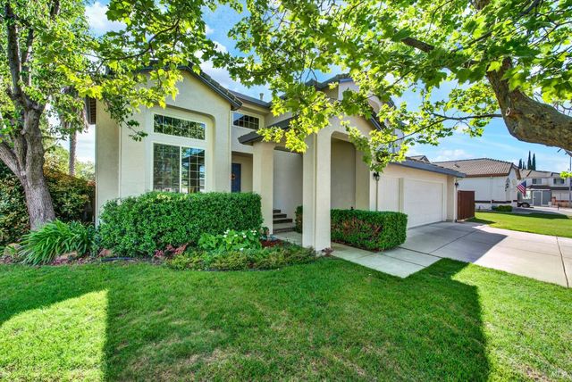 150 Deerglen Cir, Vacaville, CA 95687