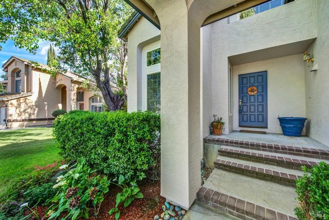 150 Deerglen Cir, Vacaville, CA 95687