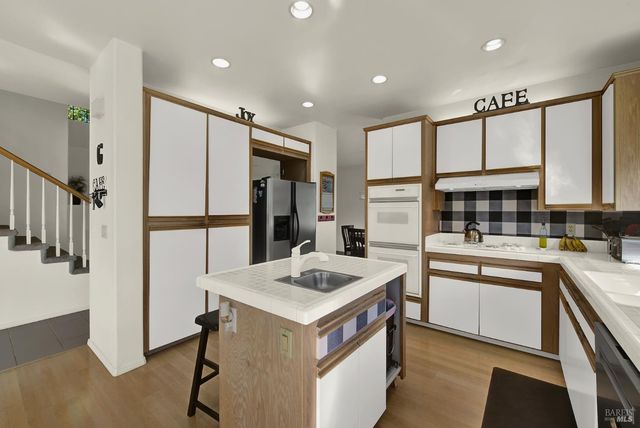 150 Deerglen Cir, Vacaville, CA 95687