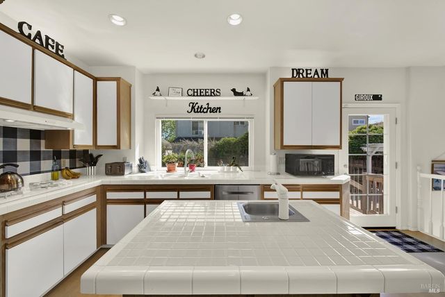 150 Deerglen Cir, Vacaville, CA 95687