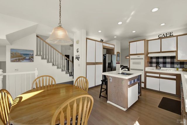 150 Deerglen Cir, Vacaville, CA 95687