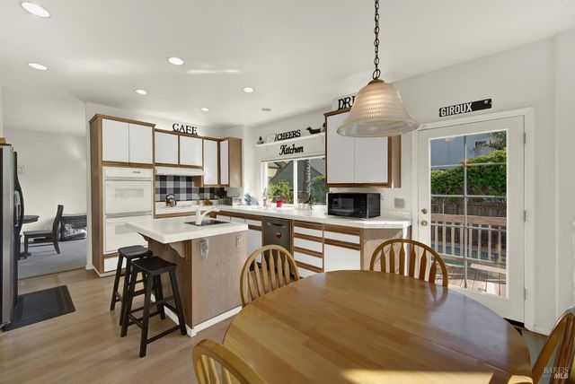 150 Deerglen Cir, Vacaville, CA 95687