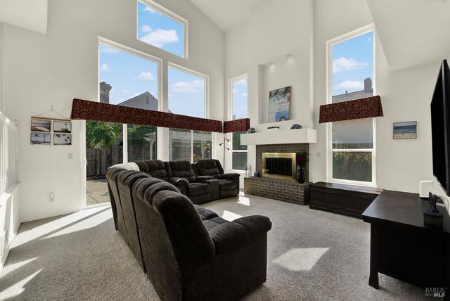 150 Deerglen Cir, Vacaville, CA 95687