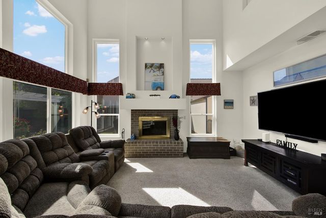 150 Deerglen Cir, Vacaville, CA 95687