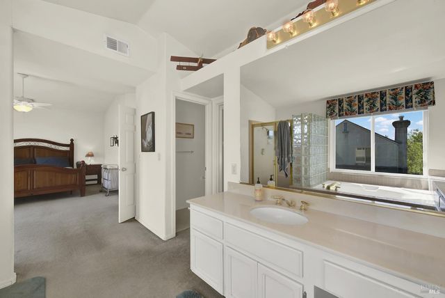 150 Deerglen Cir, Vacaville, CA 95687