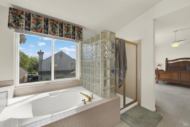 150 Deerglen Cir, Vacaville, CA 95687